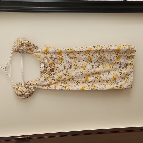 ASTR the label cap sleeve floral dress - Picture 4 of 7